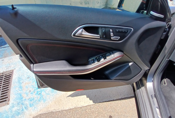 Mercedes Classe A 45 AMG 2.0 Ti 16V 4MATIC 7G-DCT 381