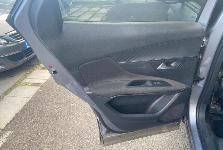 Peugeot 3008  II 1.6 BlueHDi EAT6 120 cv  ACTIVE
