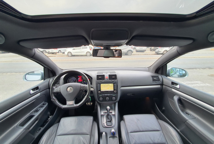 Volkswagen Golf 3.2 V6 250 ch R32 4Motion DSG6 5p Toit ouvrant siège F1
