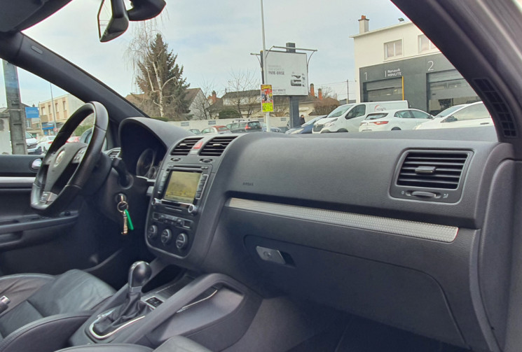 Volkswagen Golf 3.2 V6 250 ch R32 4Motion DSG6 5p Toit ouvrant siège F1