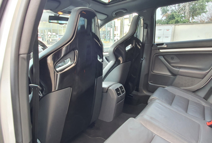Volkswagen Golf 3.2 V6 250 ch R32 4Motion DSG6 5p Toit ouvrant Cuir F1 Recaro Dossier de suivi 