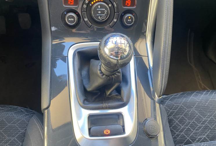 Peugeot 3008 Phase 2 1.6 BlueHDi STYLE 120 cv