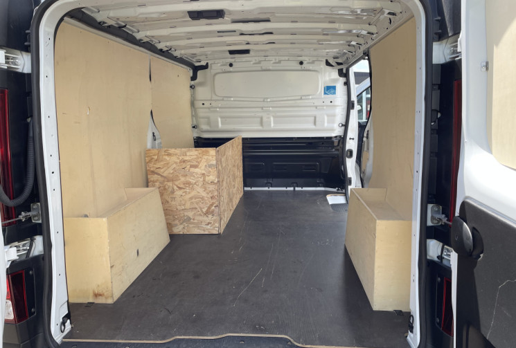 Renault Trafic L2H1 3T 2.0 Blue dCi 110 ch * Garantie constructeur *32000 km * Etat neuf  