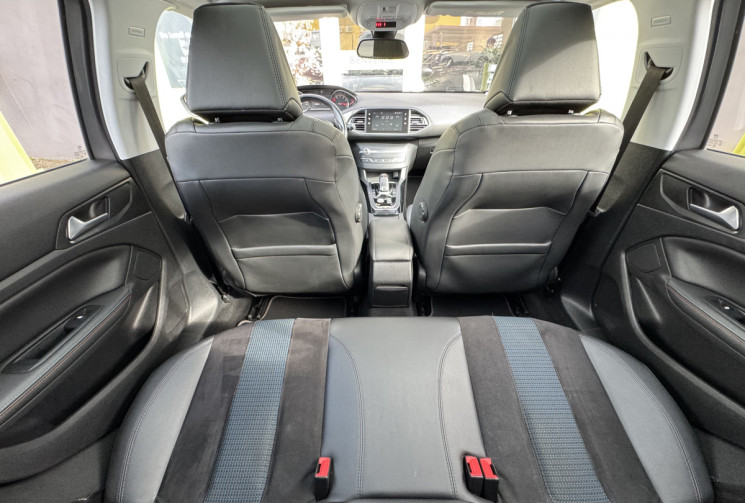Peugeot 308 II Phase II 1.2 THP Puretech 12V GPF EAT8 130 cv Boîte auto // Tech Edition // Toit pano