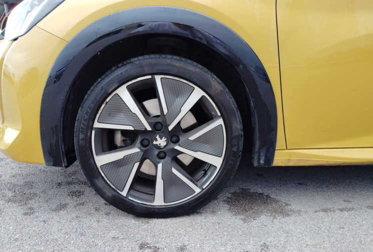 Peugeot 208 e-208 136ch GT Line