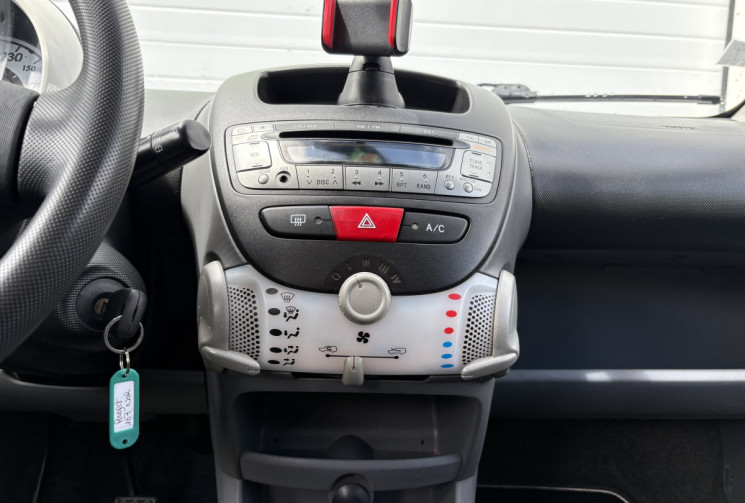 Peugeot 107 1.0 URBAN MOVE 68 cv * 5 portes * Climatisation * Roue de Secours