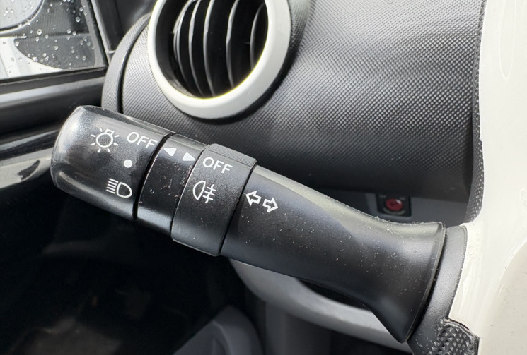 Peugeot 107 1.0 URBAN MOVE 68 cv * 5 portes * Climatisation * Roue de Secours