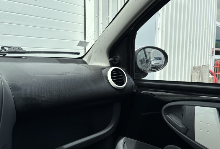 Peugeot 107 1.0 URBAN MOVE 68 cv * 5 portes * Climatisation * Roue de Secours