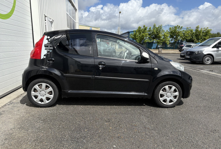 Peugeot 107 1.0 URBAN MOVE 68 cv * 5 portes * Climatisation * Roue de Secours