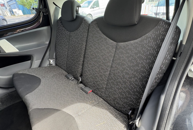 Peugeot 107 1.0 URBAN MOVE 68 cv * 5 portes * Climatisation * Roue de Secours