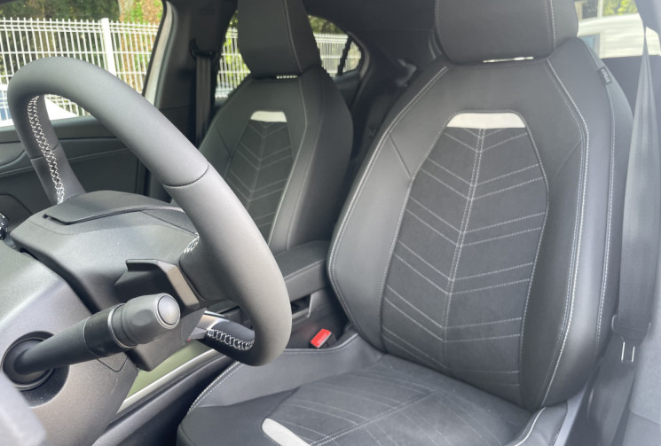 Opel Mokka  1.2 T Hybrid 136 GS * 1ère main / JA 18 / Sellerie Vegan / CarPlay / 2900 km seulement