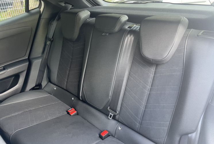 Opel Mokka  1.2 T Hybrid 136 GS * 1ère main / JA 18 / Sellerie Vegan / CarPlay / 2900 km seulement