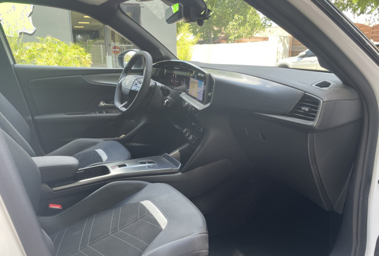 Opel Mokka  1.2 T Hybrid 136 GS * 1ère main / JA 18 / Sellerie Vegan / CarPlay / 2900 km seulement