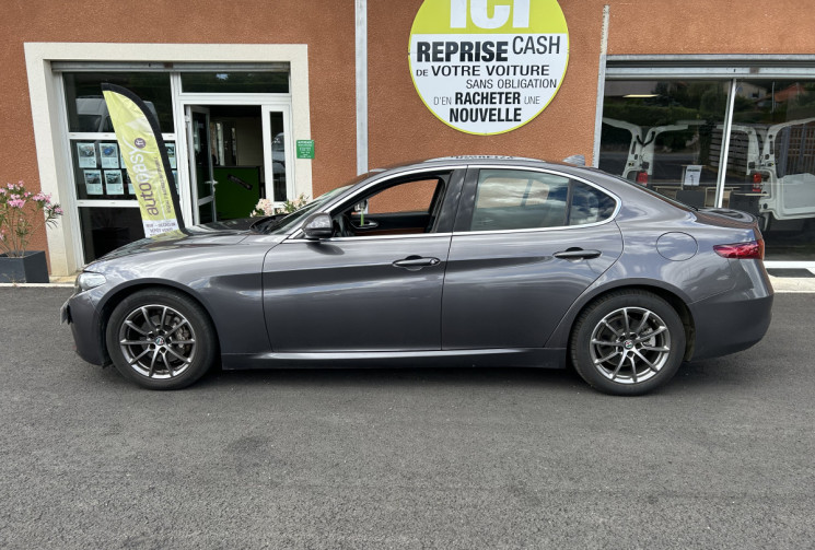 Alfa Romeo Giulia Super 2.2 JTD 180 cv BVA EAT8 Distribution neuve