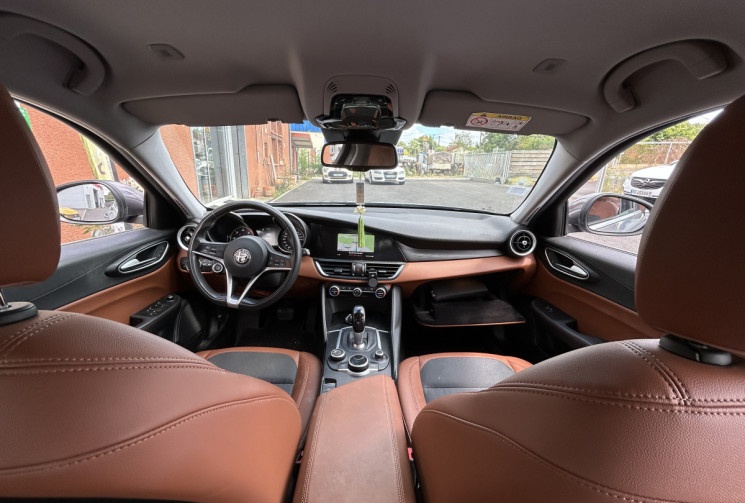 Alfa Romeo Giulia Super 2.2 JTD 180 cv BVA EAT8 Distribution neuve