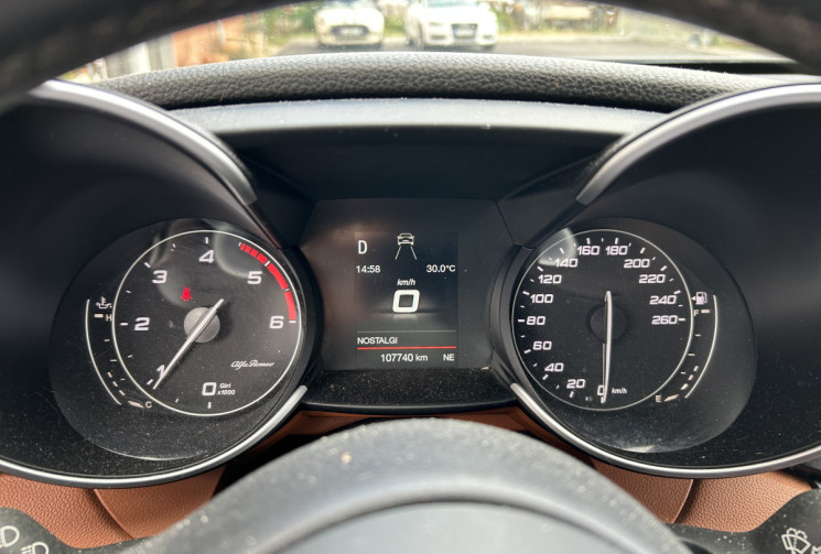 Alfa Romeo Giulia Super 2.2 JTD 180 cv BVA EAT8 Distribution neuve