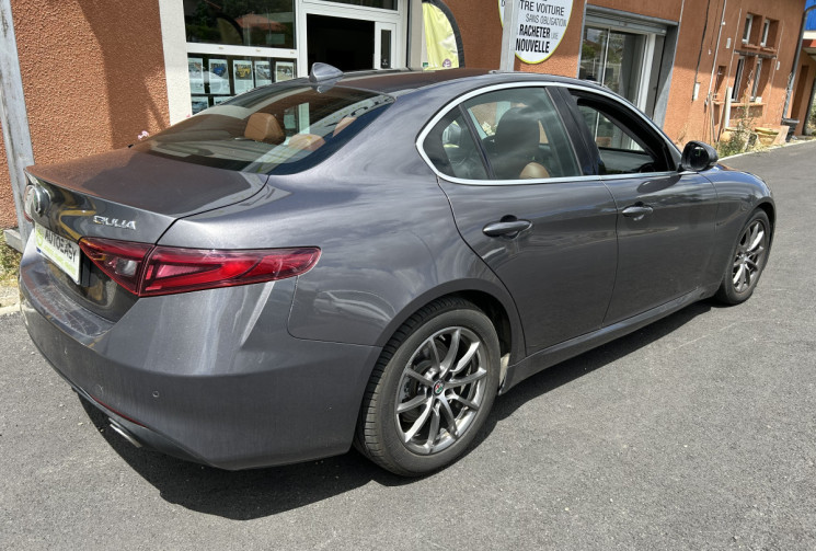 Alfa Romeo Giulia Super 2.2 JTD 180 cv BVA EAT8 Distribution neuve