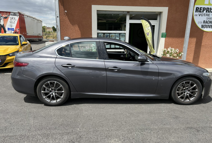 Alfa Romeo Giulia Super 2.2 JTD 180 cv BVA EAT8 Distribution neuve