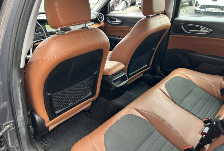 Alfa Romeo Giulia Super 2.2 JTD 180 cv BVA EAT8 Distribution neuve