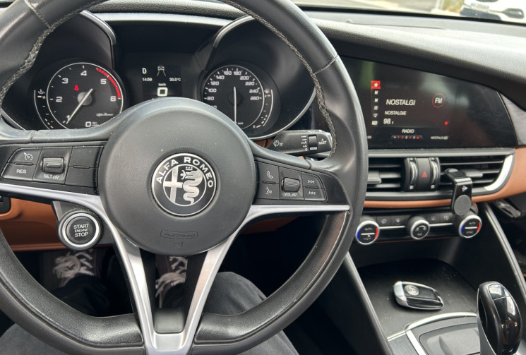Alfa Romeo Giulia Super 2.2 JTD 180 cv BVA EAT8 Distribution neuve