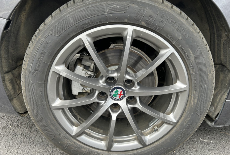 Alfa Romeo Giulia Super 2.2 JTD 180 cv BVA EAT8 Distribution neuve