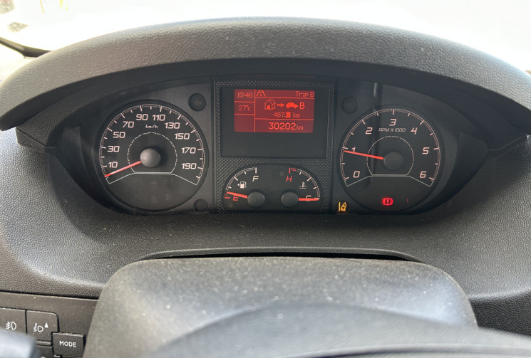 Peugeot Boxer 2.2 BLUEHDI 165 cv H2 L3 Asphalt pour Amenagement camping car 