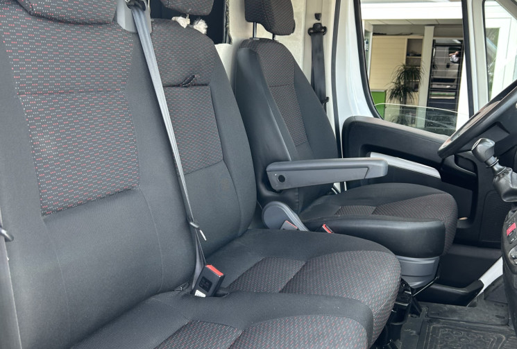 Peugeot Boxer 2.2 BLUEHDI 165 cv H2 L3 Asphalt pour Amenagement camping car 