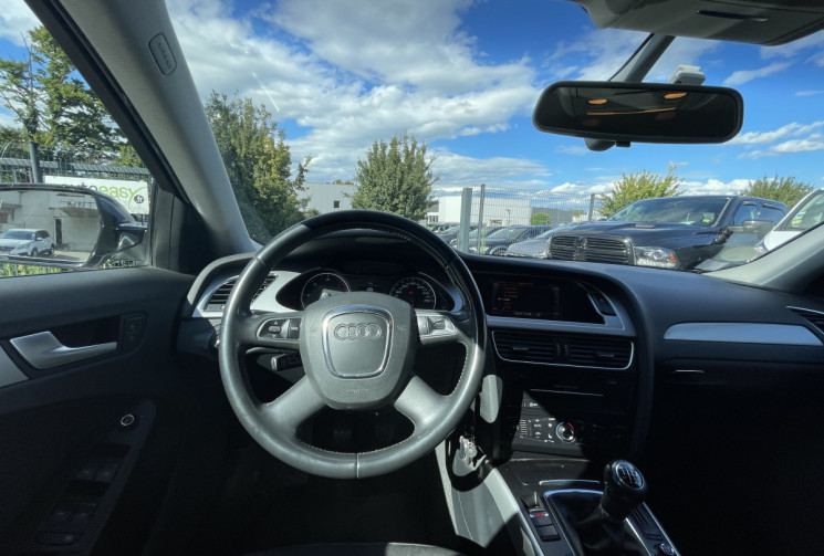 Audi A4 2.0 / 143 CH / AMBIENTE 