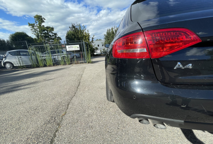 Audi A4 2.0 / 143 CH / AMBIENTE 
