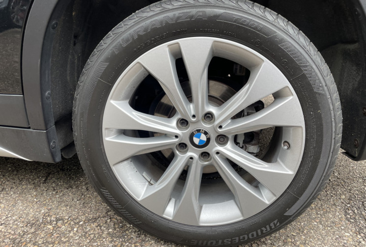 BMW X1 sDrive18dA 150 ch xLine / Toit ouvrant panoramique en verre / Attelage