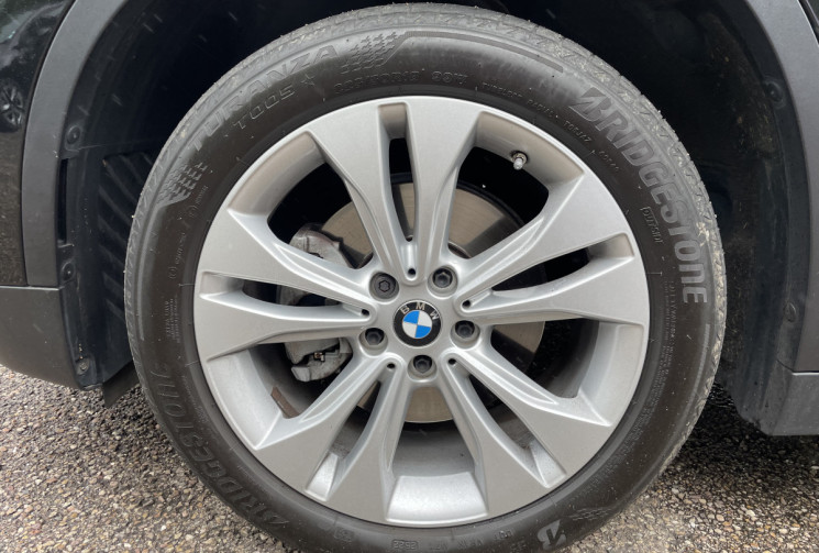 BMW X1 sDrive18dA 150 ch xLine / Toit ouvrant panoramique en verre / Attelage