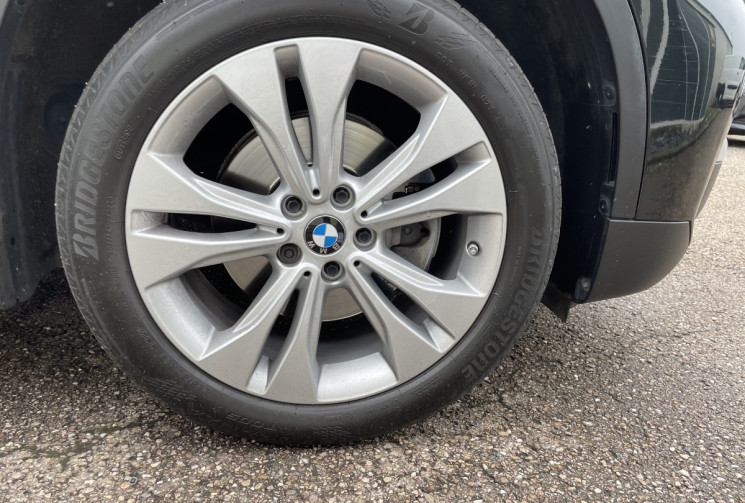BMW X1 sDrive18dA 150 ch xLine / Toit ouvrant panoramique en verre / Attelage