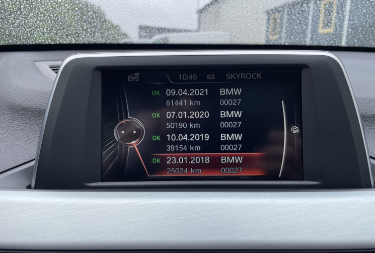 BMW X1 sDrive18dA 150 ch xLine / Toit ouvrant panoramique en verre / Attelage