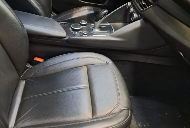 Alfa Romeo Giulia  2.2 JTD 180 SUPER AT8 - SUPERBE - ENTRETIEN - GTIE 