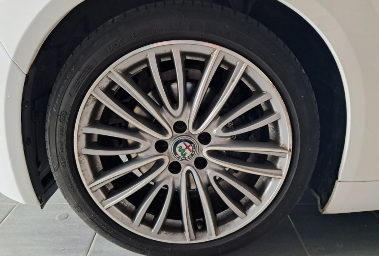 Alfa Romeo Giulia  2.2 JTD 180 SUPER AT8 - SUPERBE - ENTRETIEN - GTIE 