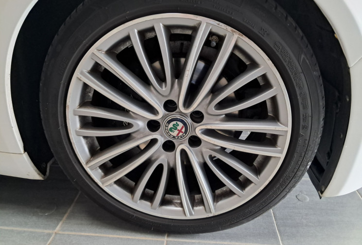 Alfa Romeo Giulia  2.2 JTD 180 SUPER AT8 - SUPERBE - ENTRETIEN - GTIE 