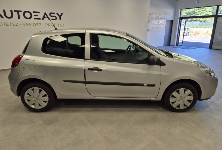 Renault Clio III 1.2 i 65 cv Authentique