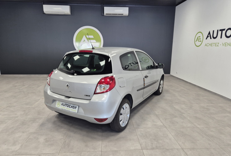 Renault Clio III 1.2 i 65 cv Authentique
