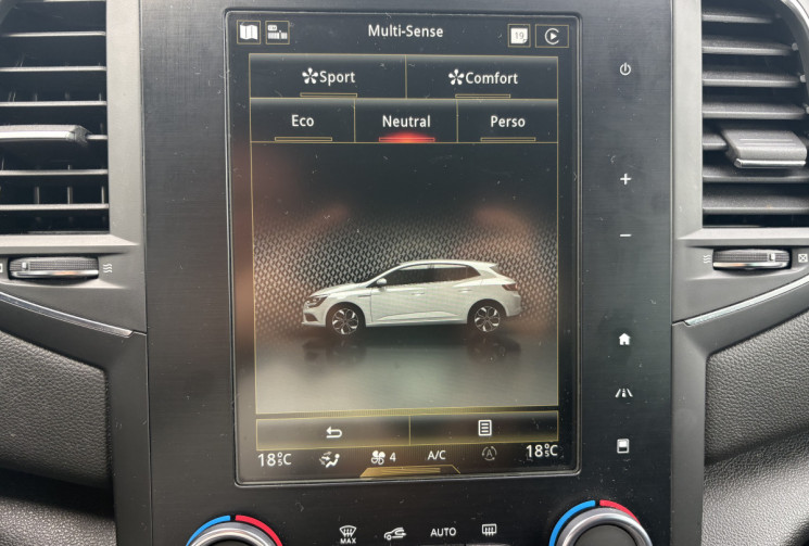 Renault Megane IV INTENS 140 cv 1.3 TCe EDC7 * Caméra * Carplay * Multi Sense * Attache Remorque