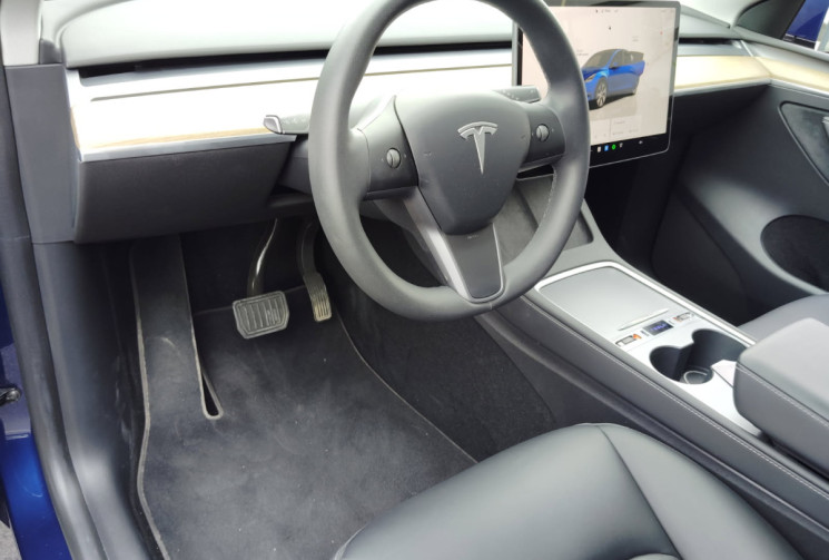 Tesla Model Y Standard RWD