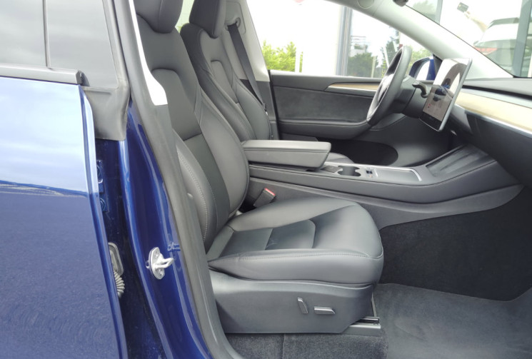 Tesla Model Y Standard RWD