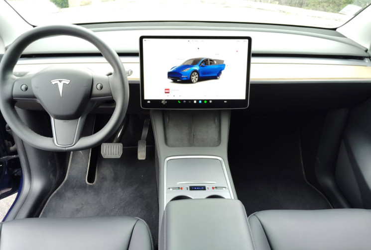Tesla Model Y Standard RWD