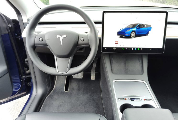 Tesla Model Y Standard RWD