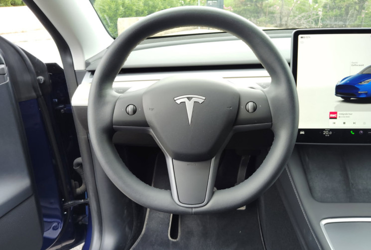 Tesla Model Y Standard RWD
