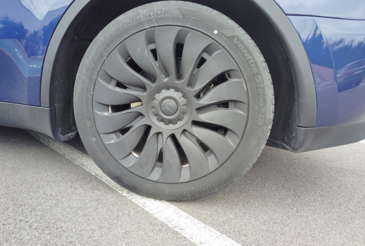 Tesla Model Y Standard RWD