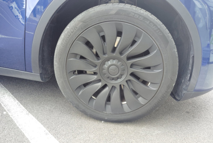 Tesla Model Y Standard RWD