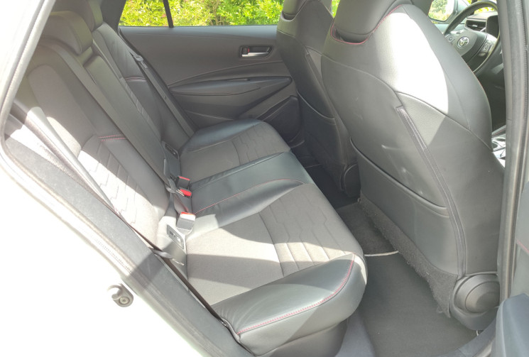 Toyota Corolla Sport 1.8 VVT-i 122ch MY21 Collection Caméra de recul / Sièges chauffants