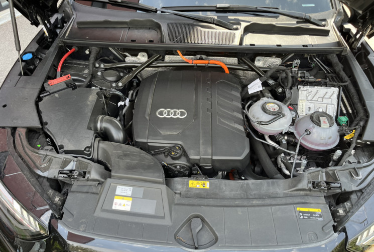 Audi Q5 55 TFSI e 367ch S line quattro S tronic 7 / TOIT OUVRANT / SIEGES CHAUFFANTS / ENTRETIEN OK