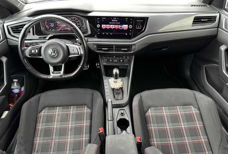 Volkswagen Polo VI GTI 2.0 TFSI DSG6 200 CV BVA