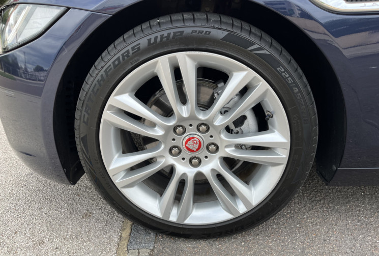 Jaguar XE Berline 2.0 D 163 cv Boîte auto